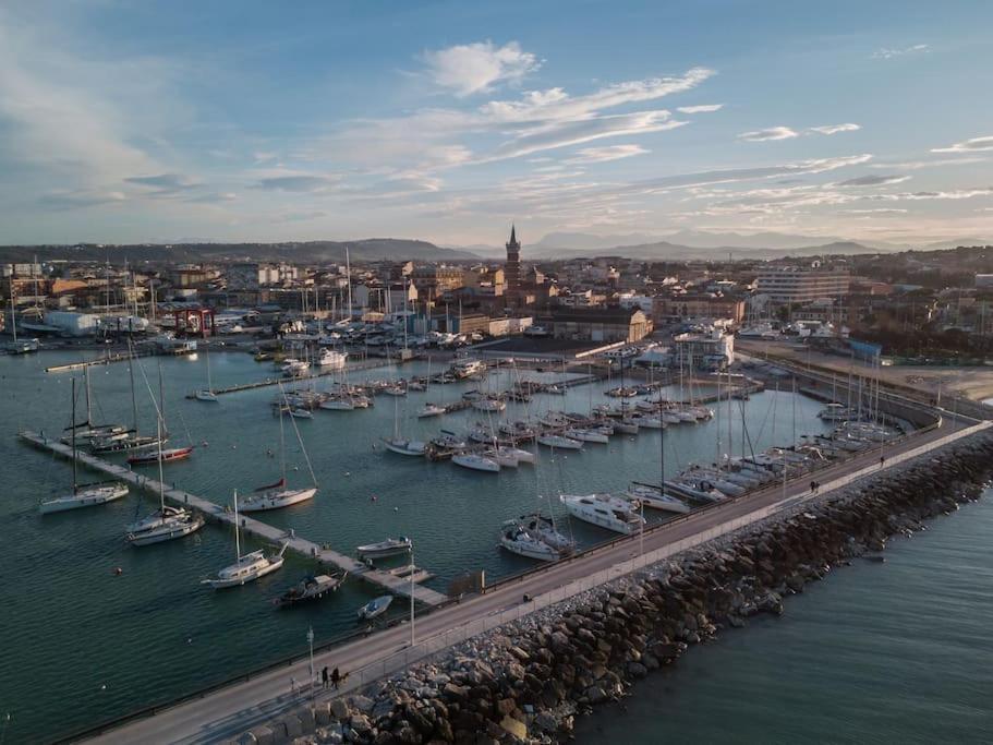 Retroscena Appartamento Mare In Centro Civitanova Marche Bagian luar foto